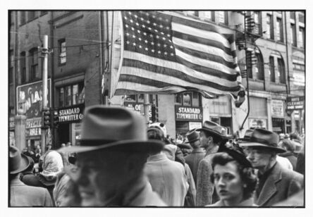 Elliott Erwitt, ‘"Pittsburgh, PA. November, 1950. Crowd at Armistice Day Parade."’