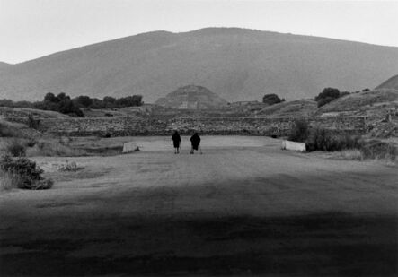 Graciela Iturbide, ‘Calzada de los muertos, Teotihuacán, México’, 1979