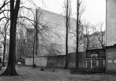 Thomas Struth, ‘Gräber an der Sophienkirche, Berlin’, 1992