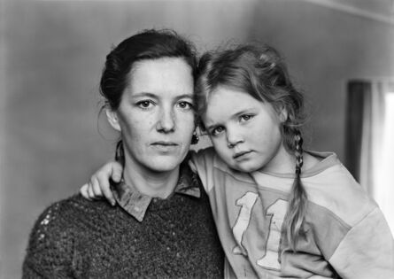 Thomas Struth, ‘Hannah Erdrich-Hartmann und Jana-Maria Hartmann, Düsseldorf 1987’, 1987