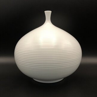 HAKUJI: The Japanese Art of Pure White Porcelain, installation view