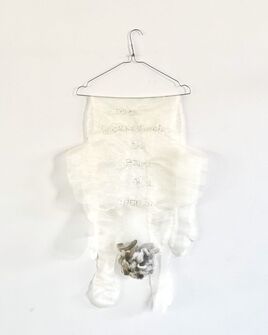 Marjolein Burbank, ‘A featherhead’, 2023