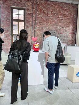 FNG Friends in Taipei (White : Save the Children), installation view