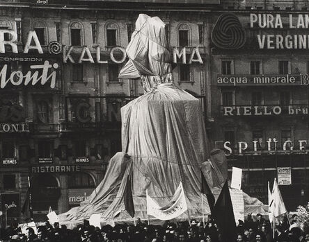 Christo, ‘Wrapped Monument to Vittorio Emanuele, Project for Piazza del Duomo, Milano (W.M. 8)’, 1975