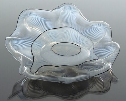 Dale Chihuly, ‘White Seaform with Black Lip Wraps’, 1986