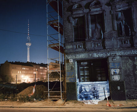 Shimon Attie, ‘Mulackstrasse 37: Slide projection of former Jewish residents, ca. 1932, Berlin’, 1992