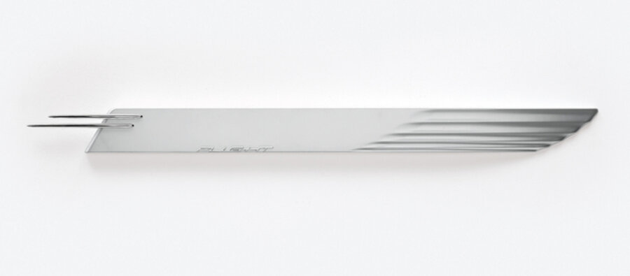 White pearl dynamic wing-chrome flames (MS1)