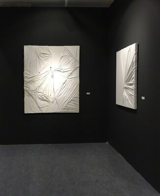 Galerie du Monde at ArtInternational 2015, installation view