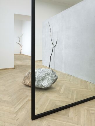 Alicja Kwade 'Out of Ousia', installation view