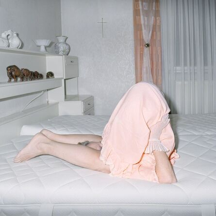 Nina Röder, ‘mum in bed’, 2017