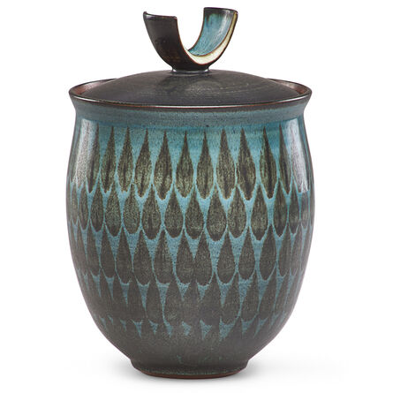 Harrison McIntosh, ‘Covered jar with teardrop pattern and curved finial, Claremont, CA’