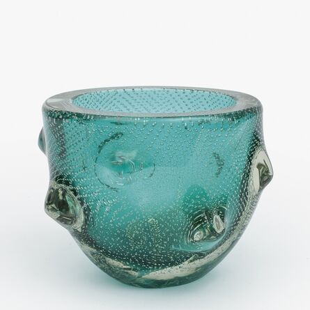 Seguso Vetri D'Arte Murano, ‘A mugnoni vase in green glass with bubbles and gold leaf’