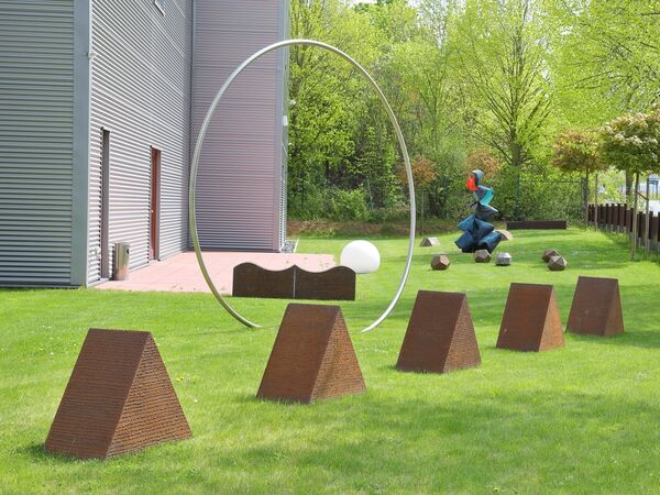 Cover image for Wulf Kirschner »Skulpturen im Garten der Cadoro« / »Sculpture garden at the Cadoro«