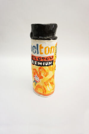 Belton Spray Can (Black)