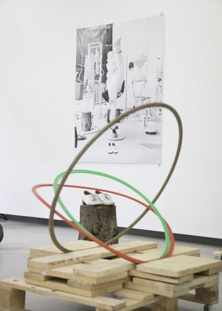 Isabelle Wenzel - UNERNSTES UNTERFANGEN, installation view