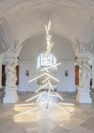 Belvedere Christmas Tree 2015: Under the Weight of Light by Manfred Erjautz, installation view