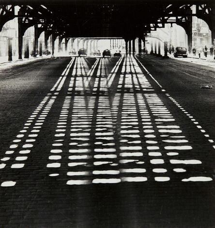 Weegee, ‘Under the Third Avenue El’, 1943-1945