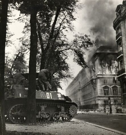 Robert Capa, ‘Allied troops in Paris attaching Germans entrenched in public buildings, 11 September, 1944’, 1944