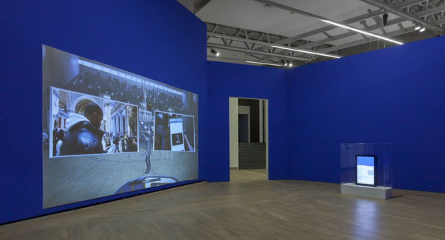IT'S IN THE GAME '17 or Mirror Gag for Vitrine and Projection