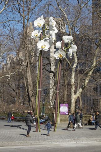 Isa Genzken: Two Orchids, installation view