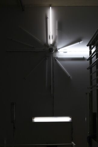 Atsuhiro Ito  : V.R. Specter  - visible sound, audible light, installation view
