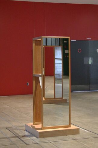 Josiah McElheny: Two Walking Mirrors for the Carpenter Center, installation view