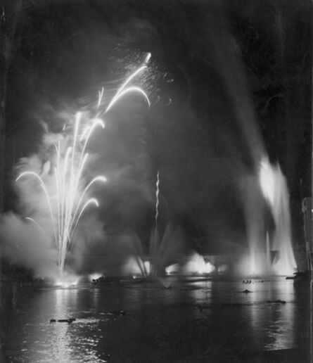 Brassaï, ‘Paris la nuit, feu d'artifice sur la Seine’, ca. 1935