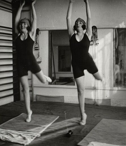 Jacques-Henri Lartigue, ‘Bibi et Lolo Burky, séance de gymnastique, Paris ’, 1921