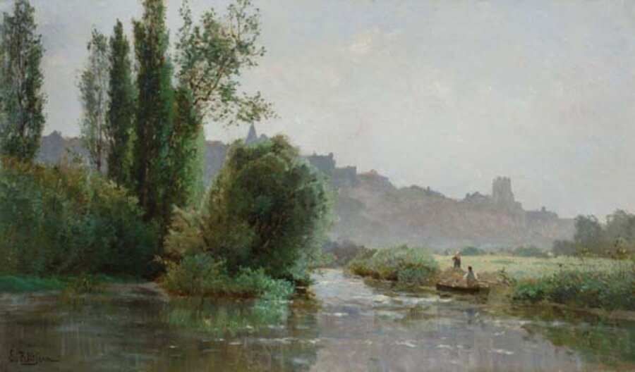 Etang devant une ville