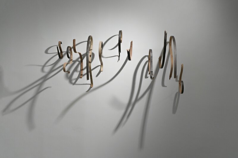 Omar Barquet, ‘La pasión sobre el muro pt. 2’, 2016, Sculpture, Enameled fragments of rocking chair and lighting, Arróniz Arte Contemporáneo 