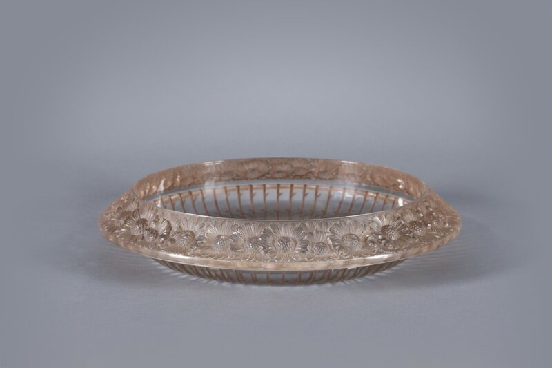 René Lalique, ‘Coupe Marguerites, Bowl, Model n.10-404’, Design/Decorative Art, Mould-blown iridized glass, Finarte