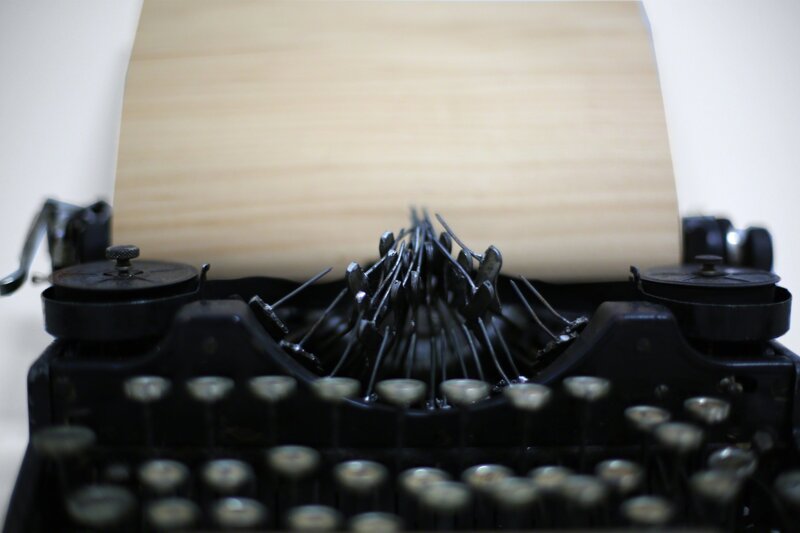 Glenda Leon, ‘El acto de la escritura’, 2018, Sculpture, Typewriter, nails, wood, Galeria Senda