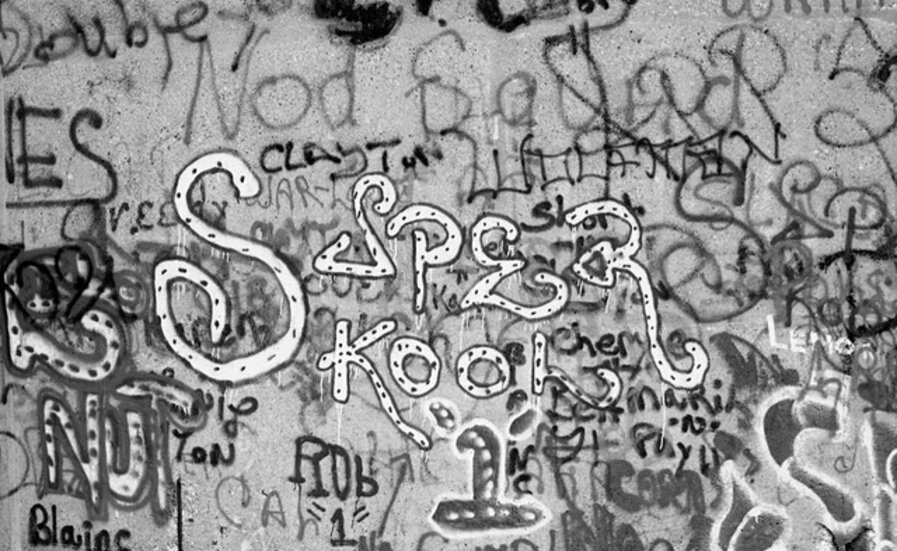 SUPER KOOL 1 Tag Wall