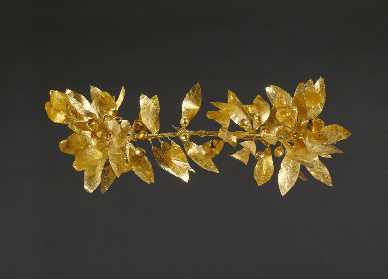 ‘Wreath with detached stem including leaves and detached berries’, 300 -100 BCE, Gold, J. Paul Getty Museum
