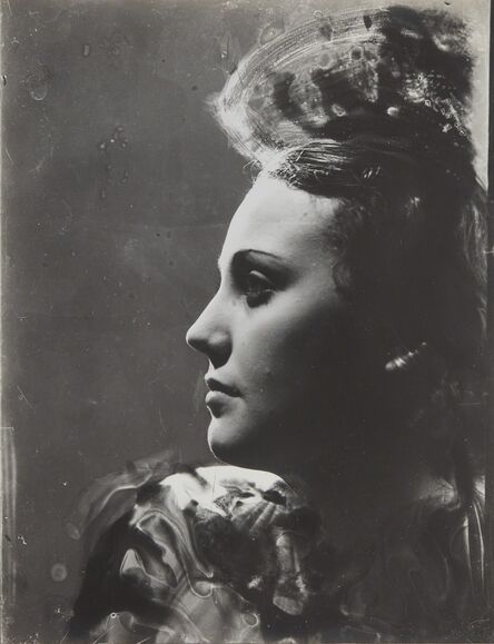 Dora Maar, ‘Portrait de profil à la coiffure en hauteur’, 1930s