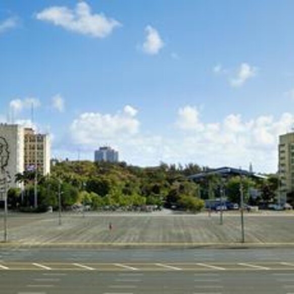 The Empty Plaza / La Plaza Vacia