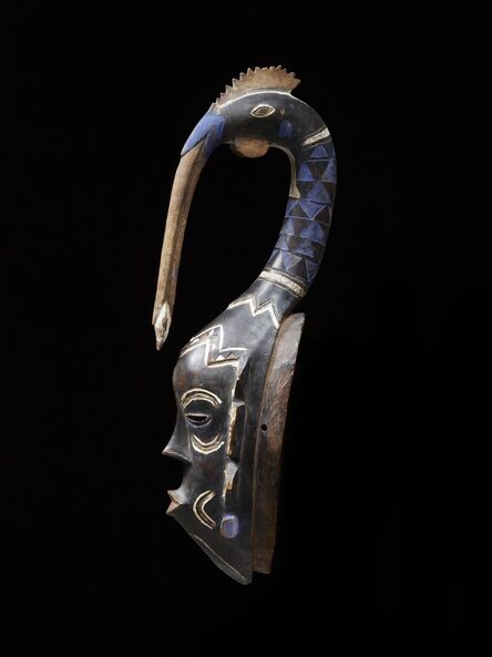 ‘Masque zuhu avec tête d'oiseau (Zuhu bird's head crest mask)’, c-1920