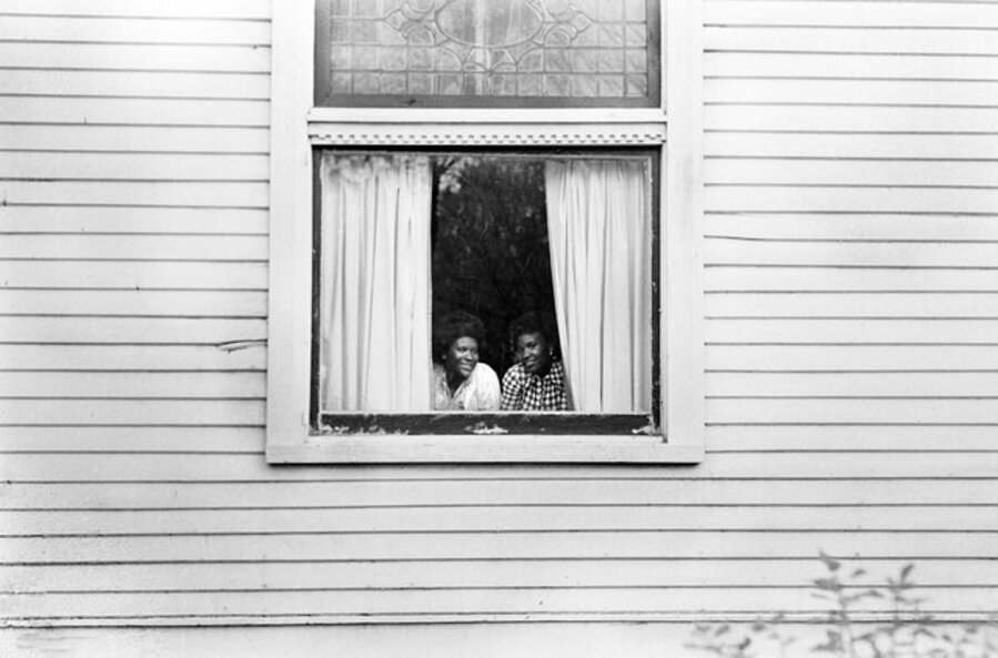Girls in Window, Nashville