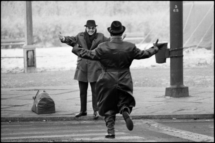 Christmas time. Two brothers meet after being separated by the wall. Berlin, West Germany