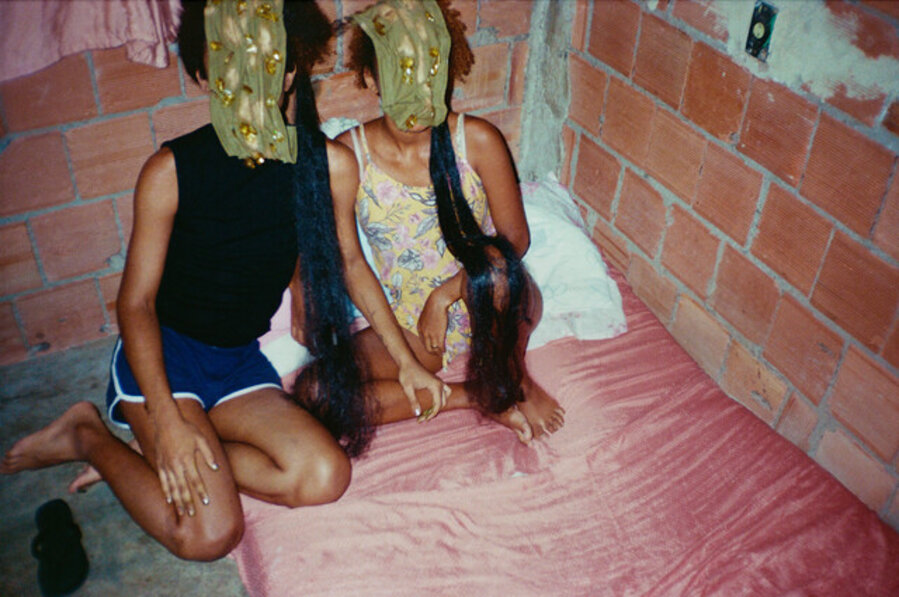 to show to hide mostrar esconder Rastejantes com minha irmã Hellen Morais