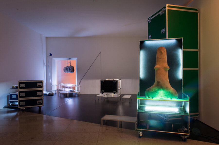 Experimental Archeology: Ontology of the In Between (G)