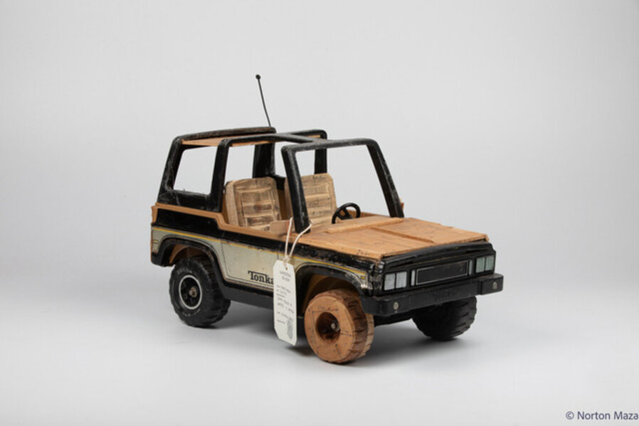 La Necesidad de jugar - Jeep Tonka (The need to play - Tonka Jeep)
