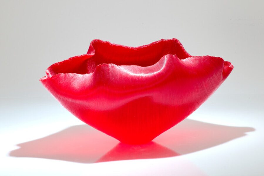 Mary Ann "Toots" Zynsky Bacca Mizimah Signed Red Hand-Blown Glass Filet-de-Verre Bowl