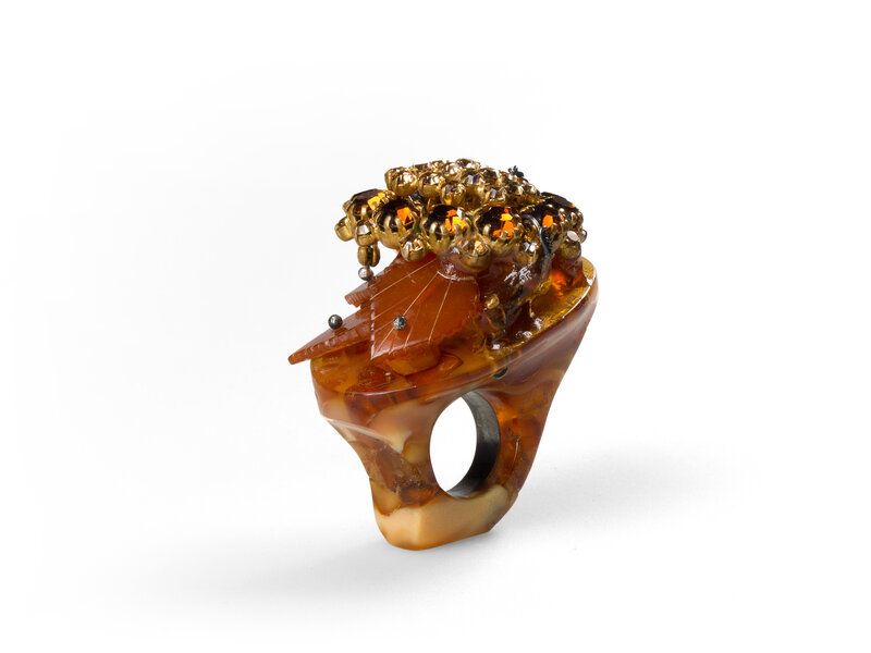 Petra Zimmermann, ‘No title, Ring’, 2018, Fashion Design and Wearable Art, Costume jewellery brooch, Amber, polymethyl methacrylate, silver, TRECE SIN 3
