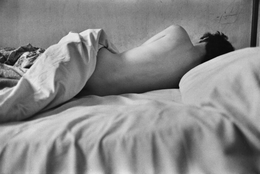 Lying nude, The Eye of Love, Paris