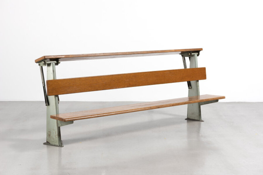 Lecture hall bench with pivoting writing desk