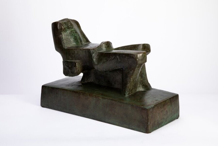 Figura allungata - uomo seduto piccolo