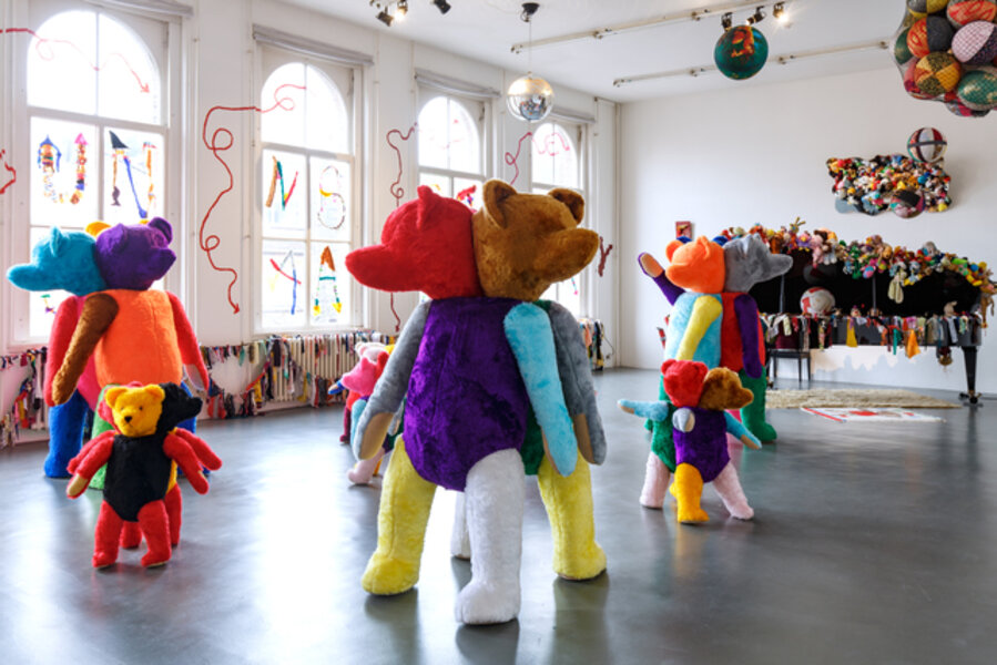 Installation view GesammttkkunnsttMeshuggahhLaandtttt