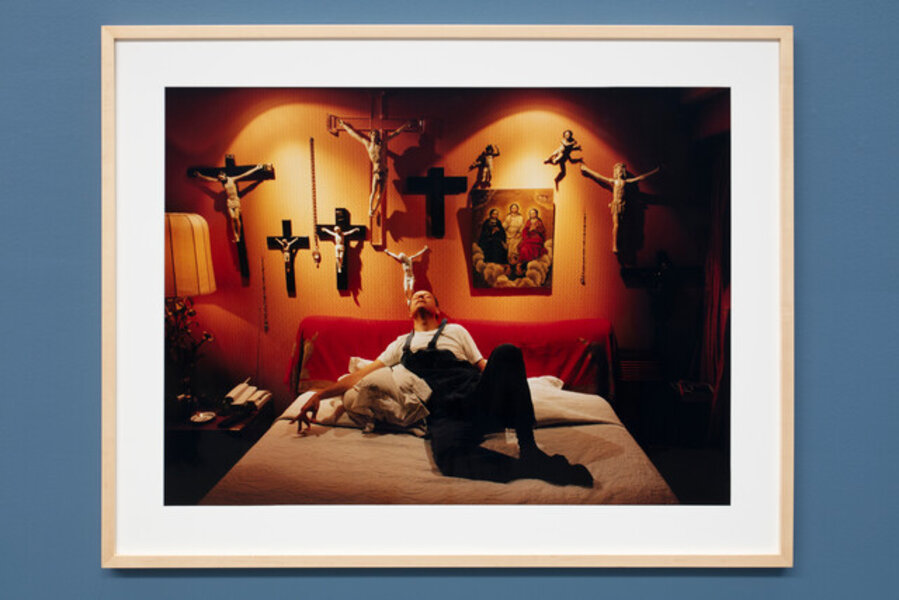Untitled (Ricas y famosas)