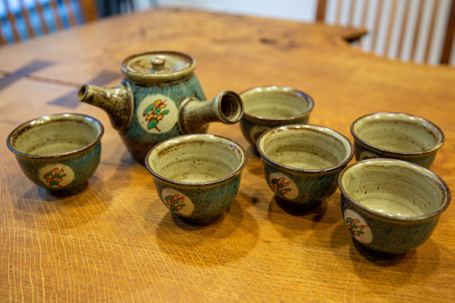 Kyusu Teapot with 6 Cups, Mingei Style